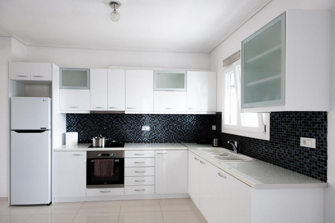 Iridanos Apartament *